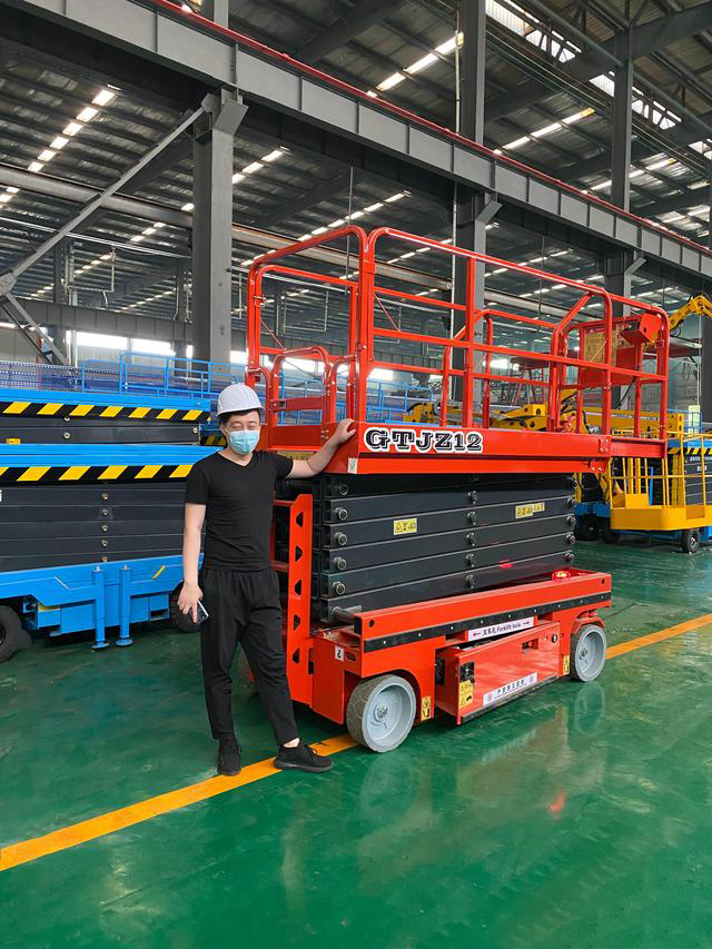 全自行走升降平台